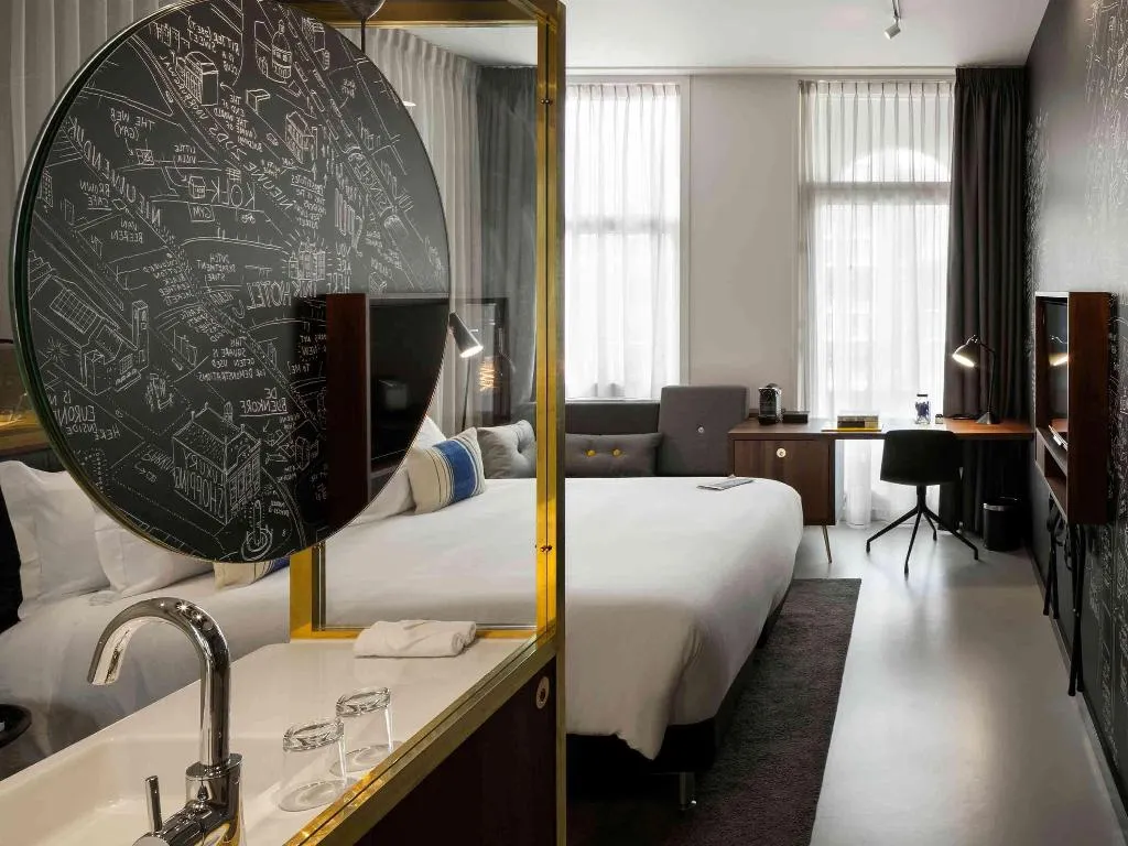 DOUBLE DELUXE KING BED Room, Ink Hotel Amsterdam - MGallery Collection, Amsterdam
