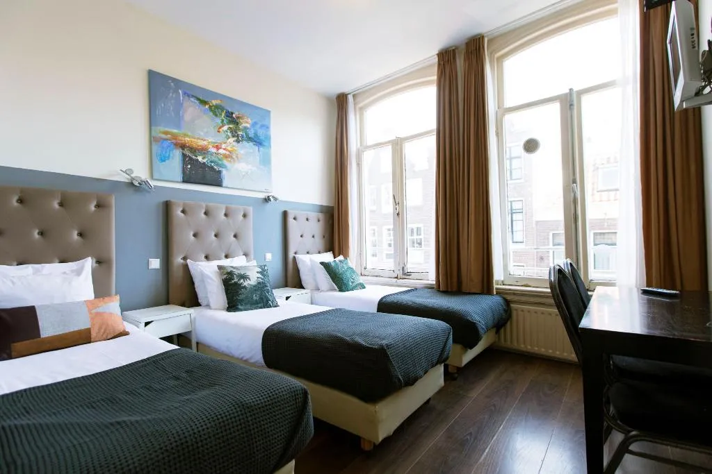 TRIPLE STANDARD Room, Quentin Arrive Hotel, Amsterdam