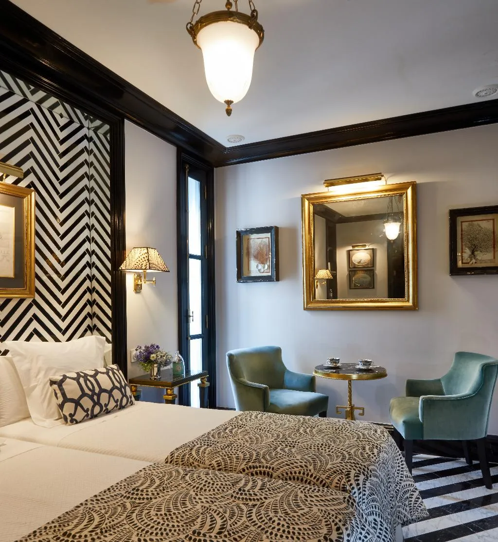 DOUBLE DELUXE ONE BED Room, Triana House, Seville