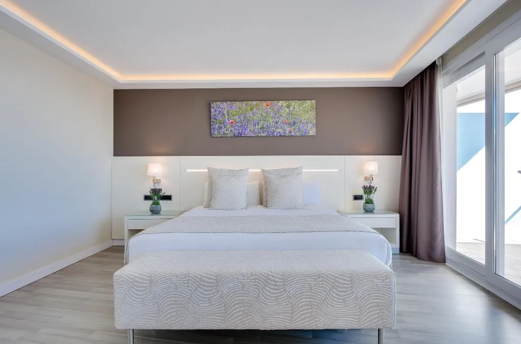 JUNIOR SUITE STANDARD Room, Calipolis, Costa Brava