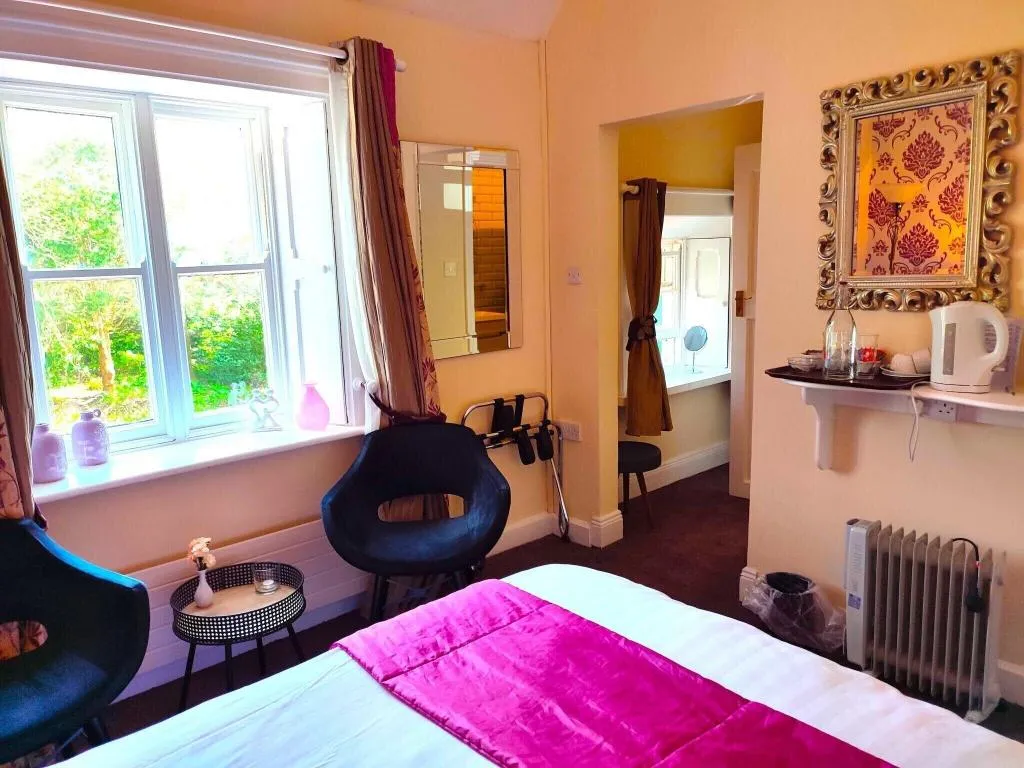 Room, Robin Hill House, Cork