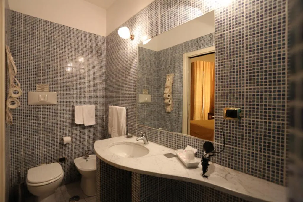 Double or Twin ECONOMY Room, Bovio Suite, Naples