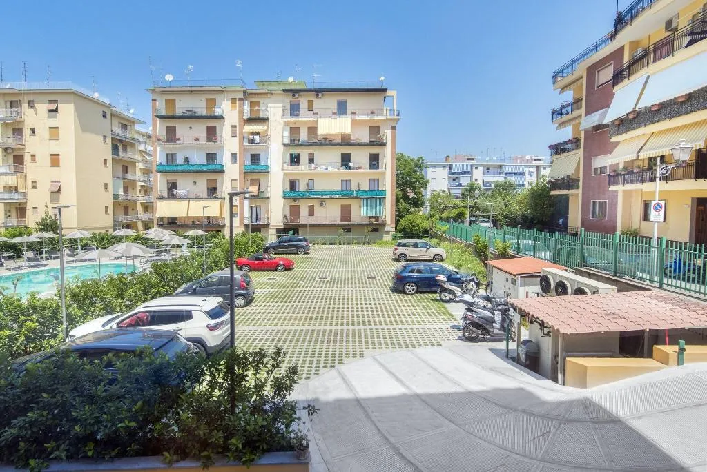 General view, Leone, Naples