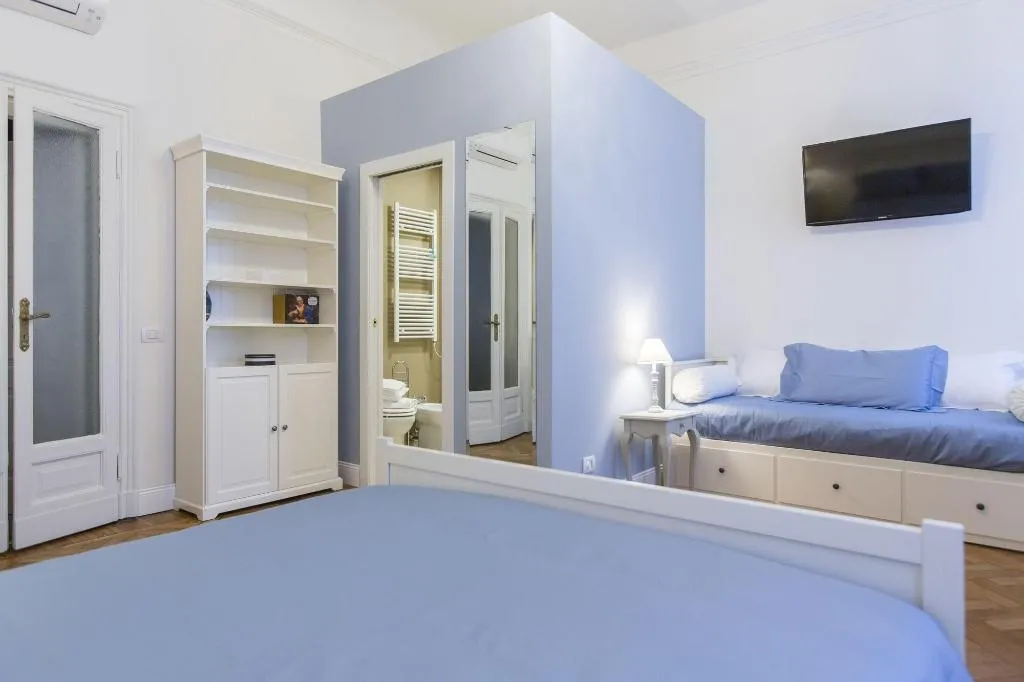 Room, Household - Settembrini 17, Milan