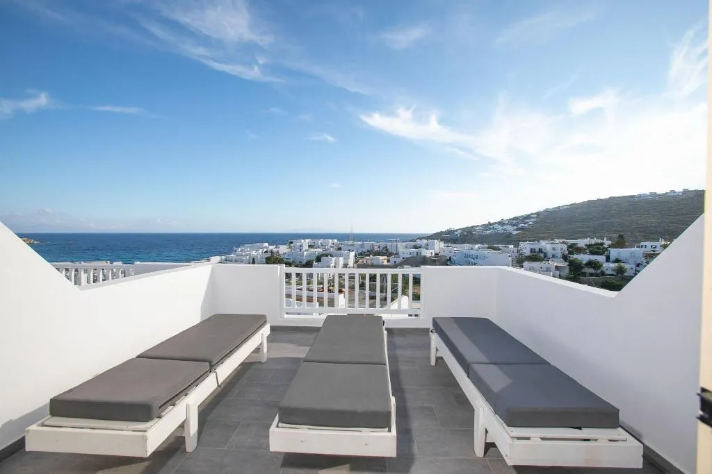 QUADRUPLE DELUXE SEA VIEW Room, The George Hotel, Mykonos