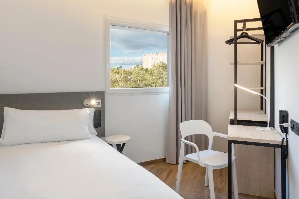 SINGLE STANDARD Room, B&B HOTEL Madrid Alcorcon, Madrid