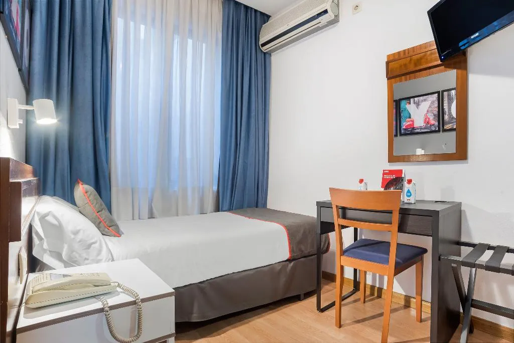 SINGLE STANDARD Room, Hostal Felipe V, Madrid