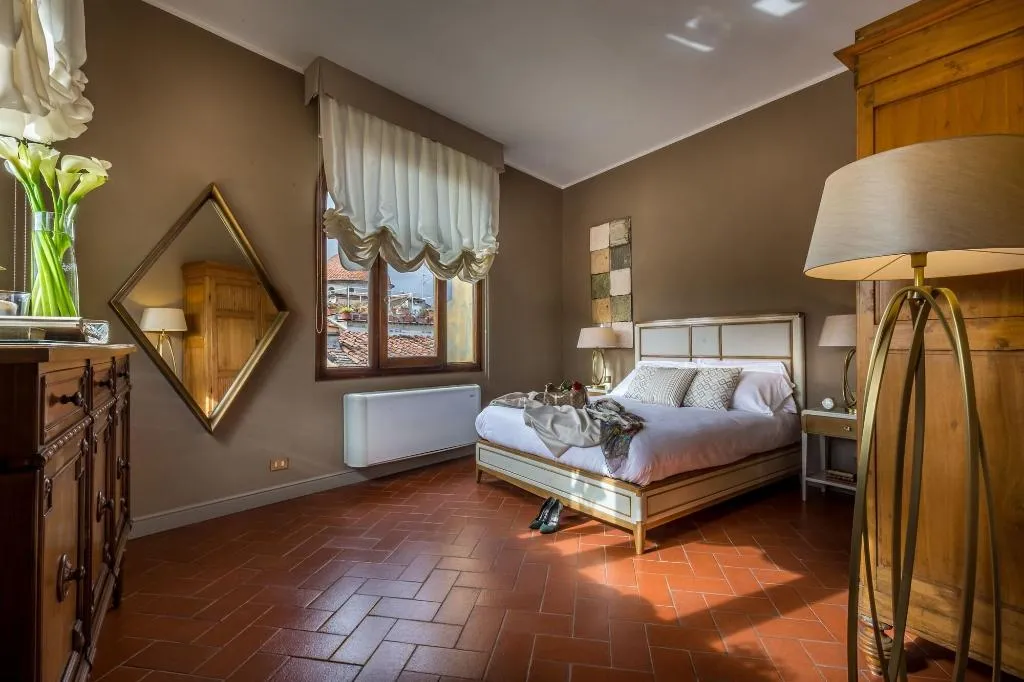 Room, Palazzo Ridolfi, Florence