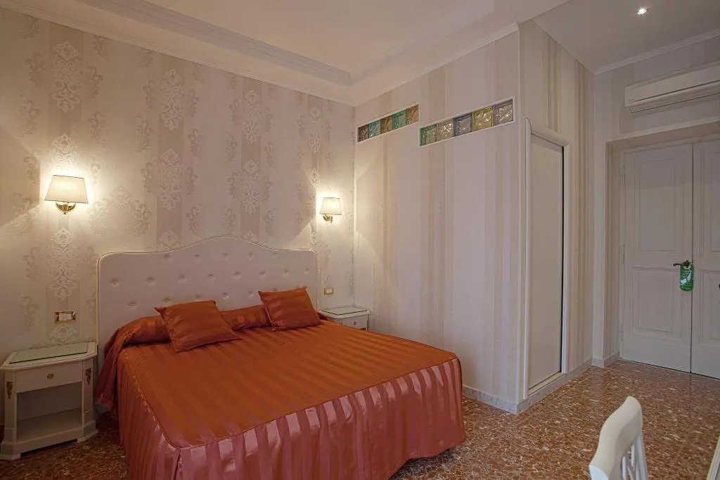 Room, Navona Queen Rooftop, Rome