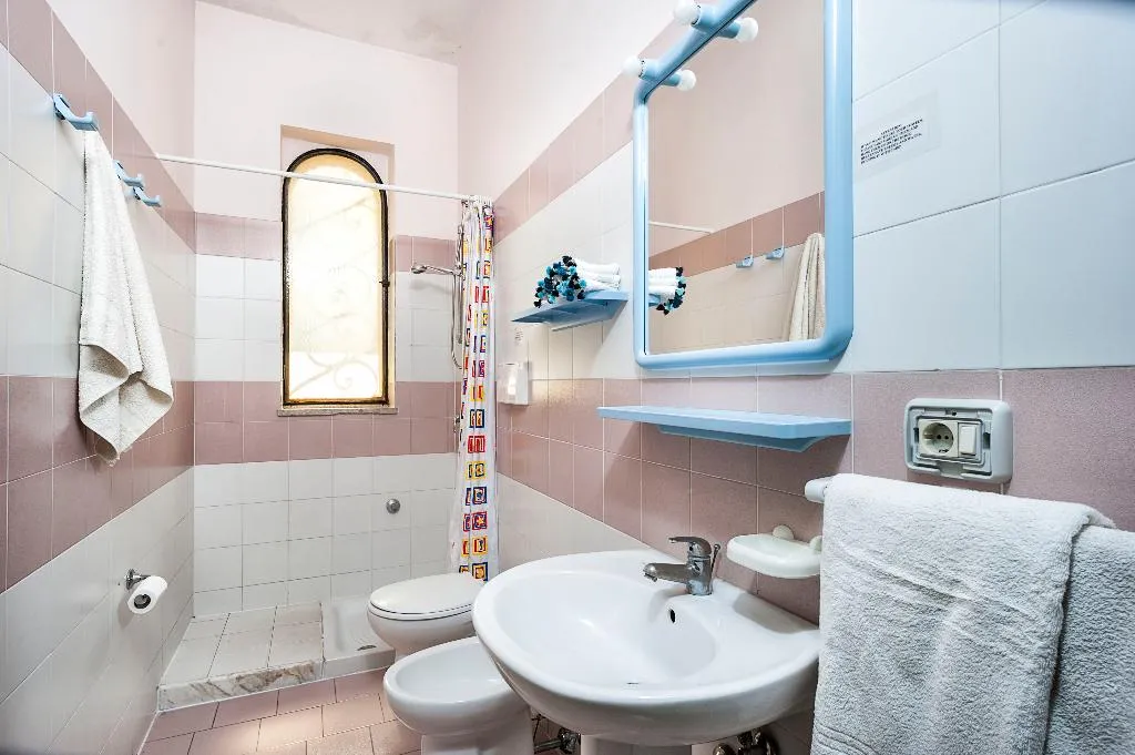 QUADRUPLE WITH BALCONY Room, Villa Liliana, Taormina
