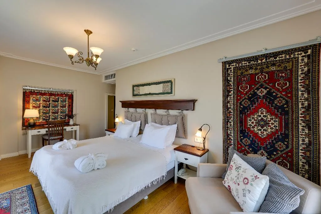 Double or Twin DELUXE POOL VIEW Room, Akanthus Hotel Ephesus, Izmir
