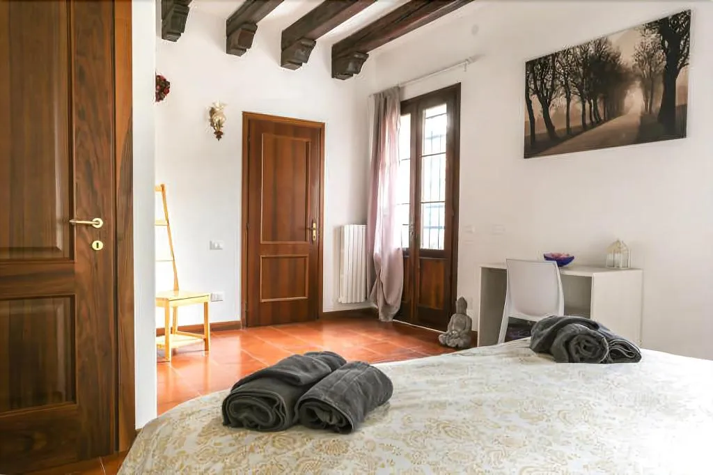 Room, B&B Villa Grimani, Venice