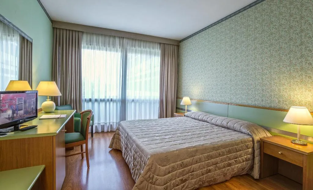Room, Terme Savoia, Venice