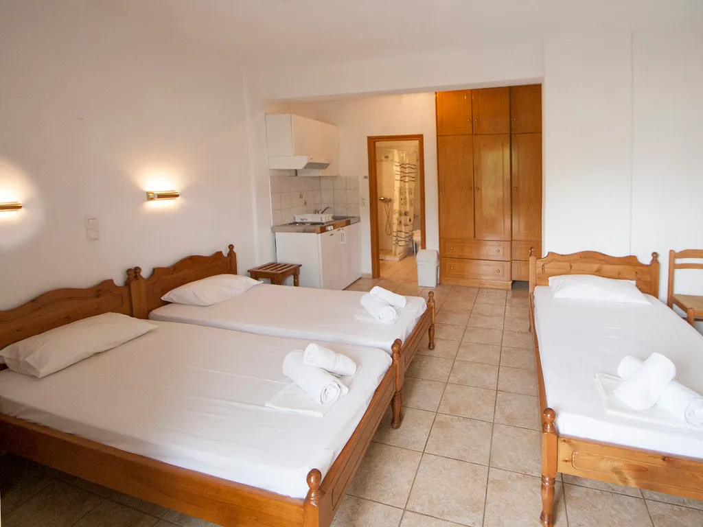 TRIPLE STANDARD Room, Pension Laura, Skiathos