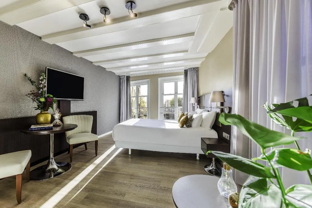 Room, NH Collection Amsterdam Barbizon Palace, Amsterdam