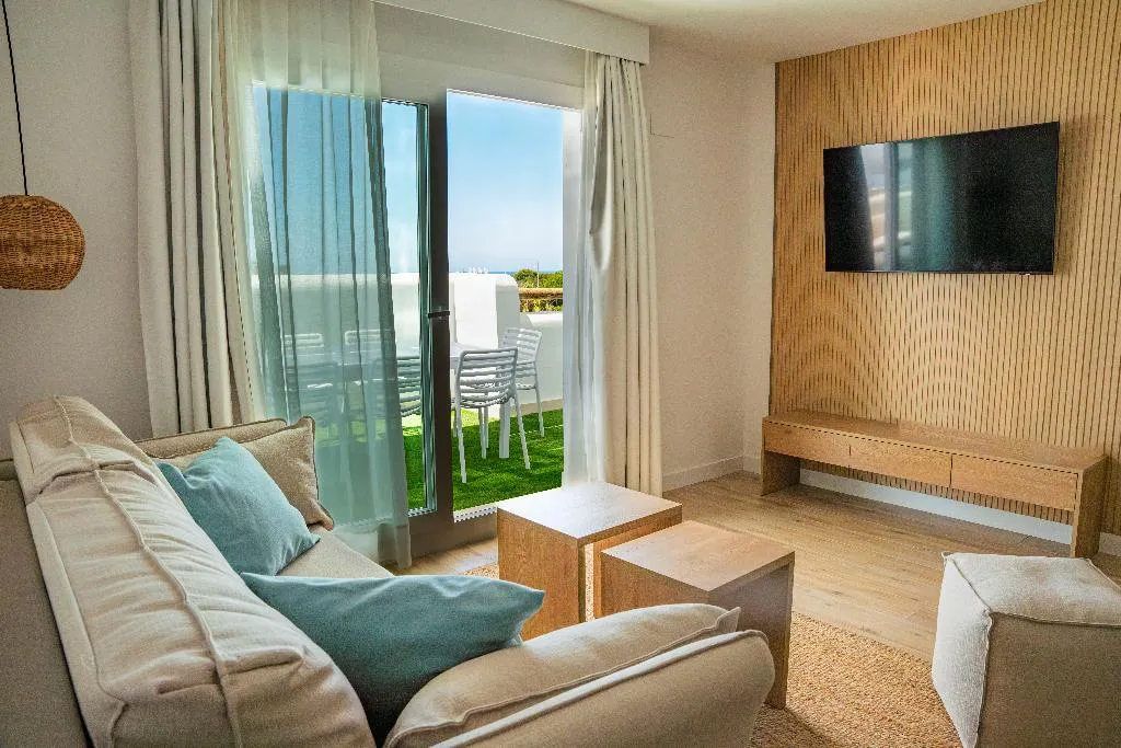 APARTMENT CAPACITY 8 THREE BEDROOMS Room, Punta Candor Suites, Costa De La Luz