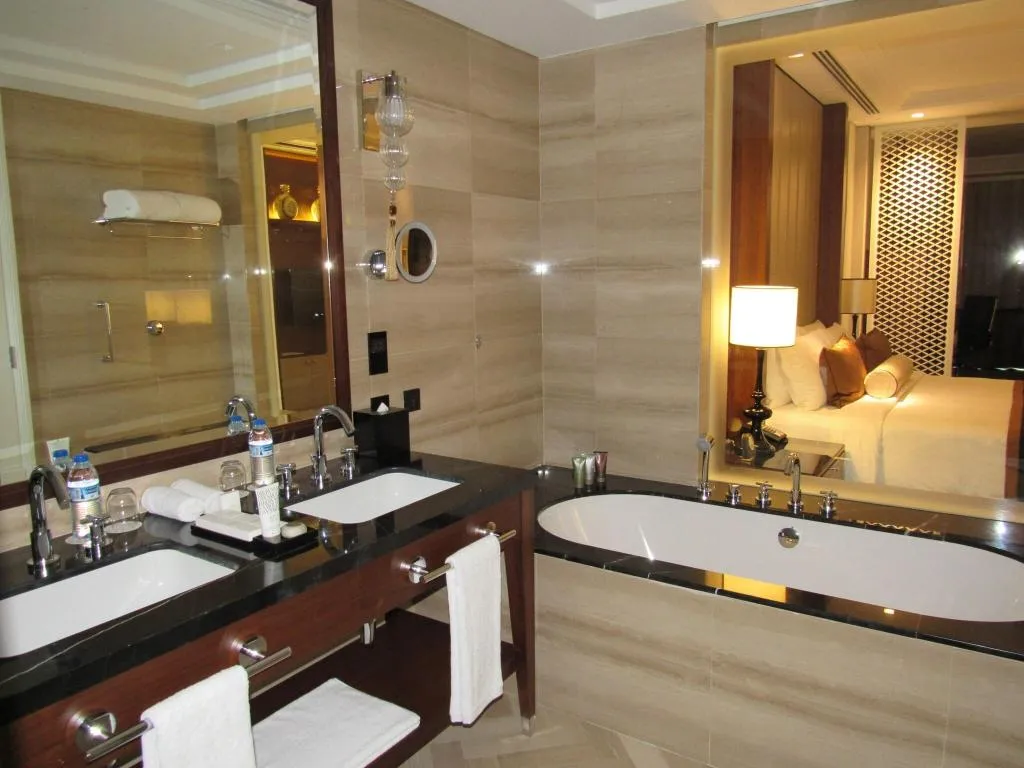 JUNIOR SUITE CLUB WITH VIEWS Room, Taj Dubai, Dubai