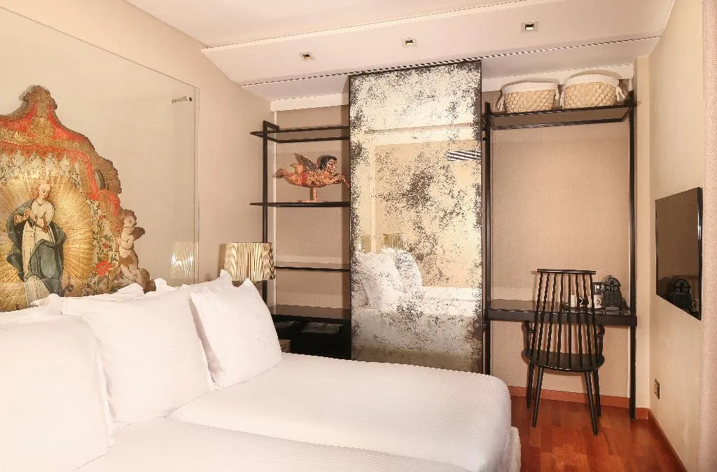 JUNIOR SUITE SUPERIOR Room, Claris and Spa, Barcelona