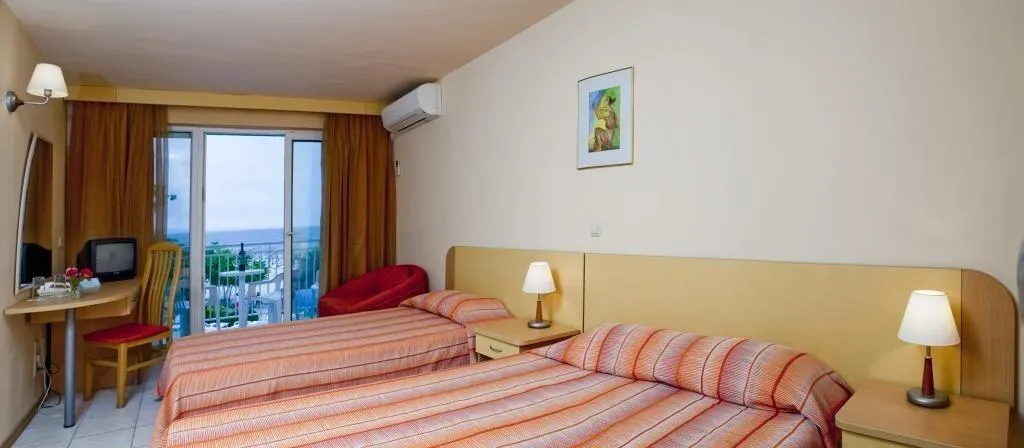 Room, Kaliopa, Varna