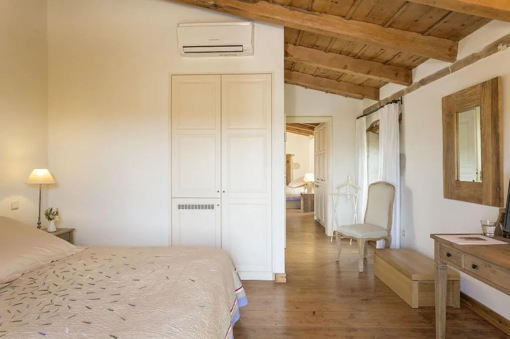 Room, Kapsaliana Village Hotel, Crete