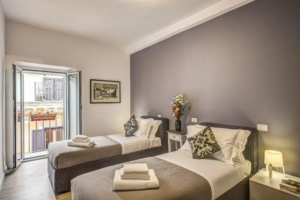 Room, Orange Suites, Rome