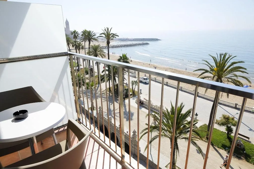 Room, Subur, Costa Brava