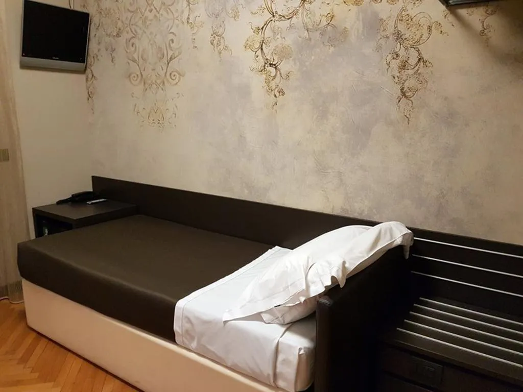 SINGLE STANDARD Room, Park Hotel Meuble, Milan