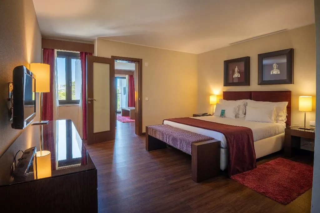 JUNIOR SUITE CAPACITY 4 Room, Vila Gale Cascais, Lisbon