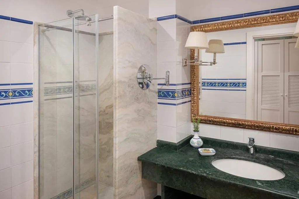 Double or Twin PREMIUM SEA VIEW Room, Caesar Augustus, Naples