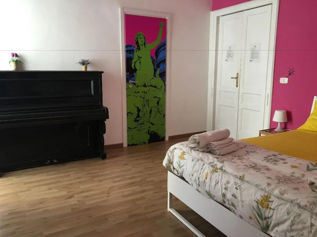 Room, B&B Tarumbò, Naples