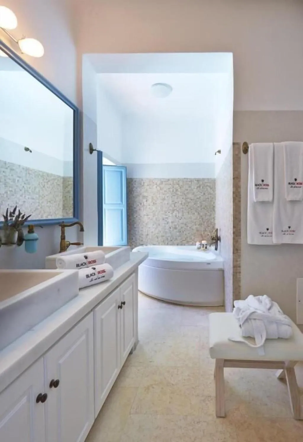 Room, Black Rose Suites, Santorini