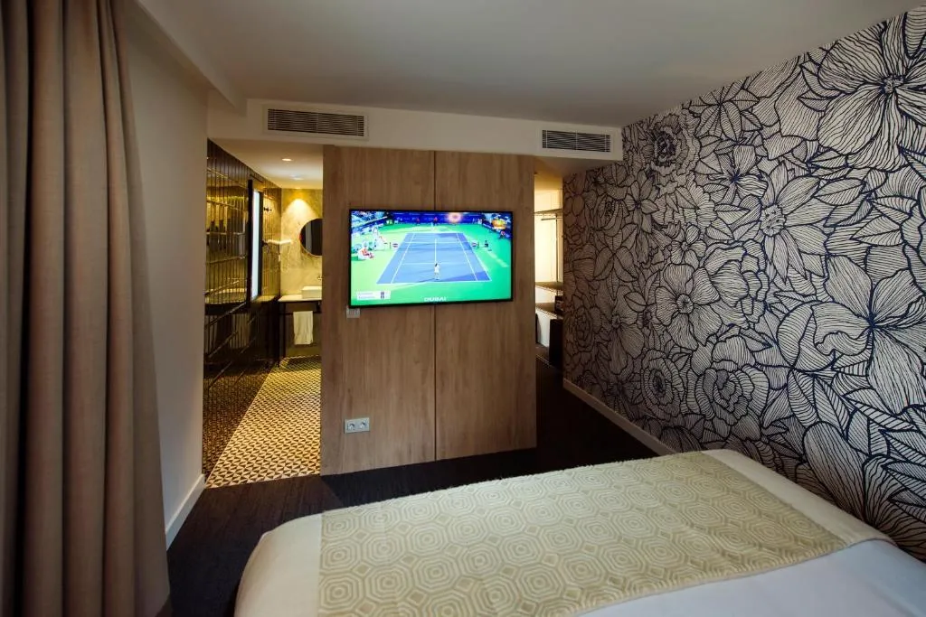 DOUBLE DELUXE SUPERIOR Room, Mirador de Chamartin, Madrid
