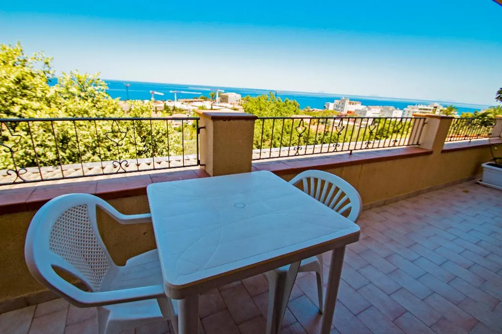 APARTMENT SEA VIEW Room, Residence Villa Santa Lucia, Palermo