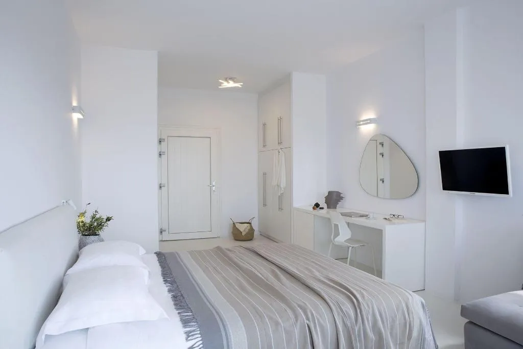 Room, May Seven Suites Hotel, Santorini