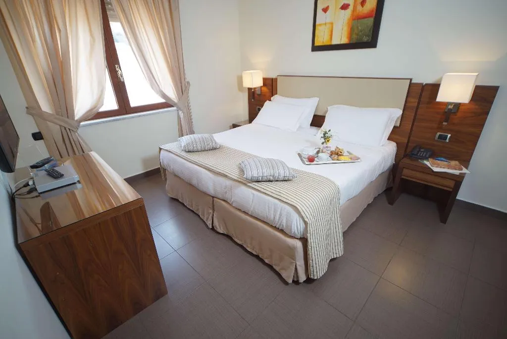 DOUBLE SINGLE USE STANDARD Room, Suites & Residence Hotel, Naples
