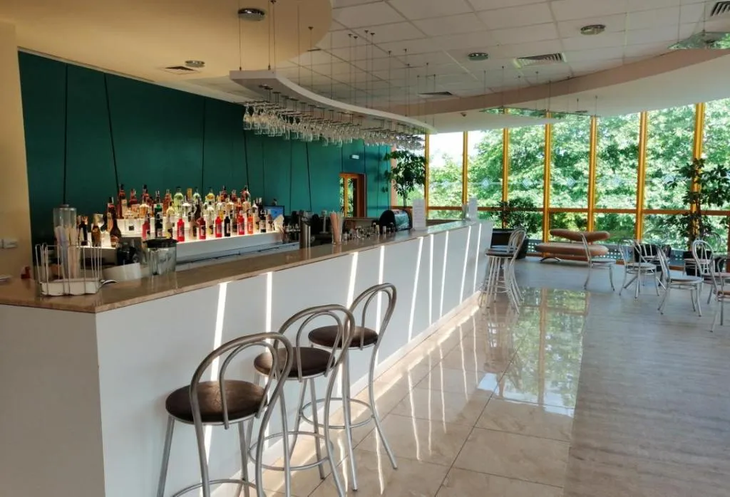 Bar, Atlas, Varna