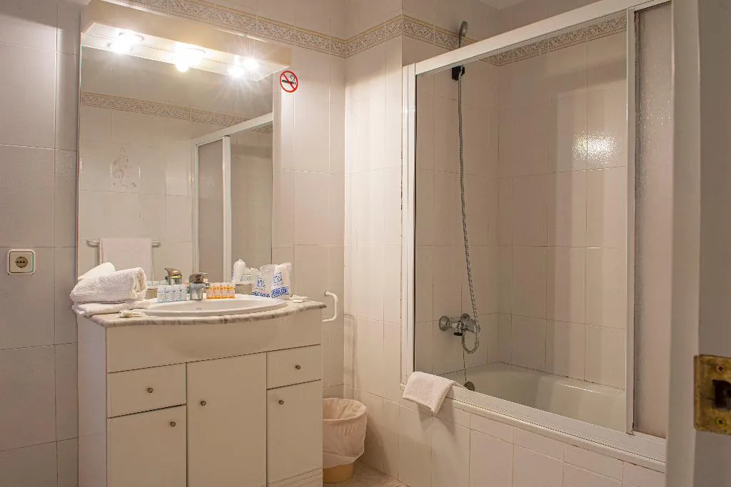 Double or Twin STANDARD Room, Sa Paissa, Menorca