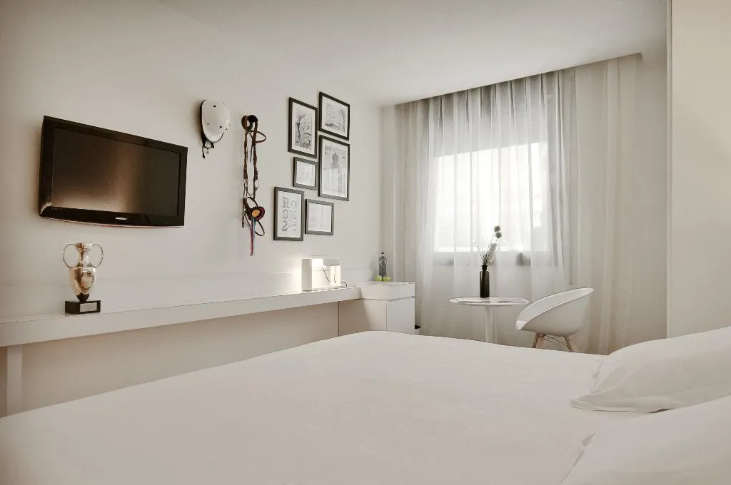 Double or Twin STANDARD Room, Pol & Grace Hotel, Barcelona