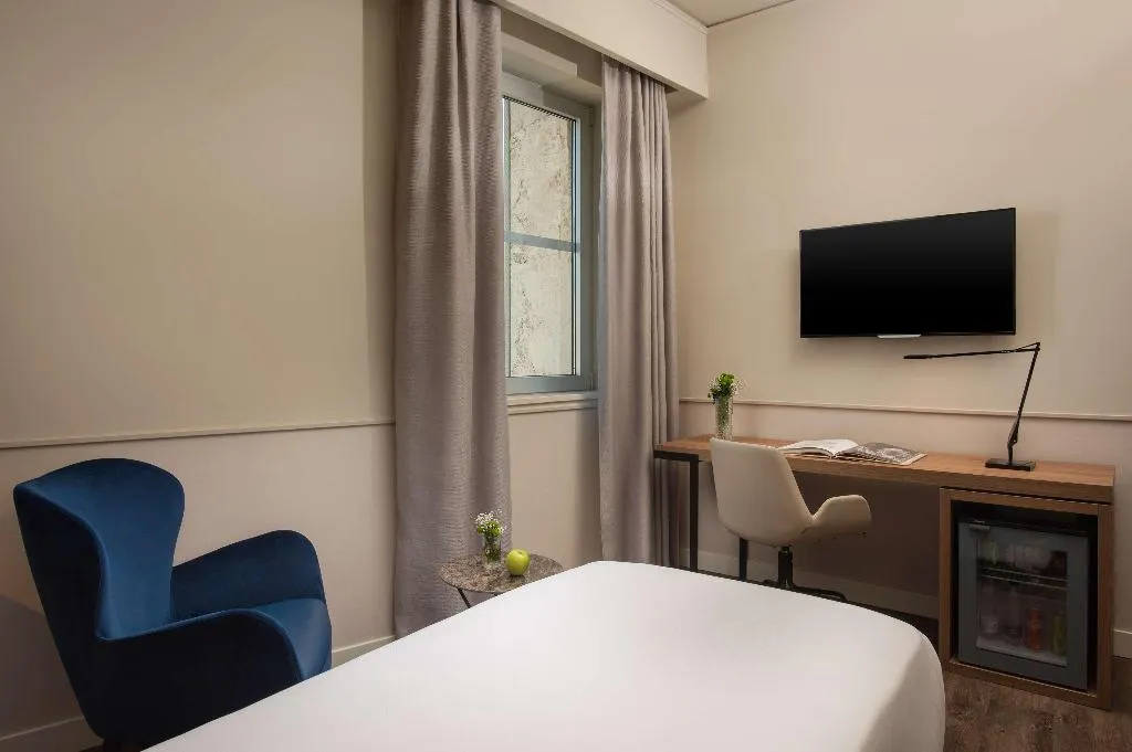 SINGLE WITH VIEWS Room, NH Napoli Panorama, Naples