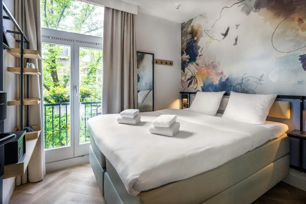 DOUBLE QUEEN SIZE BED Room, Dutch Design Hotel Vondelpark, Amsterdam