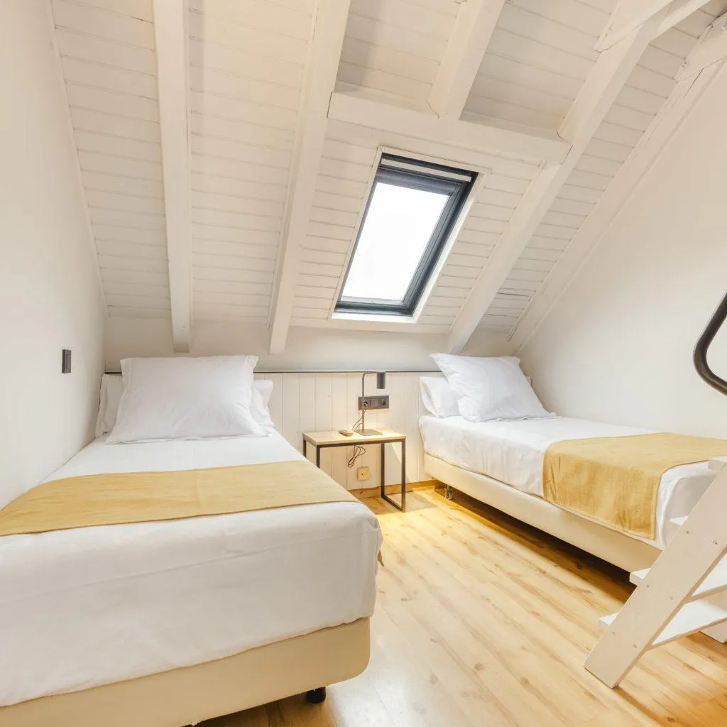 QUADRUPLE DUPLEX Room, Viella, Costa Brava
