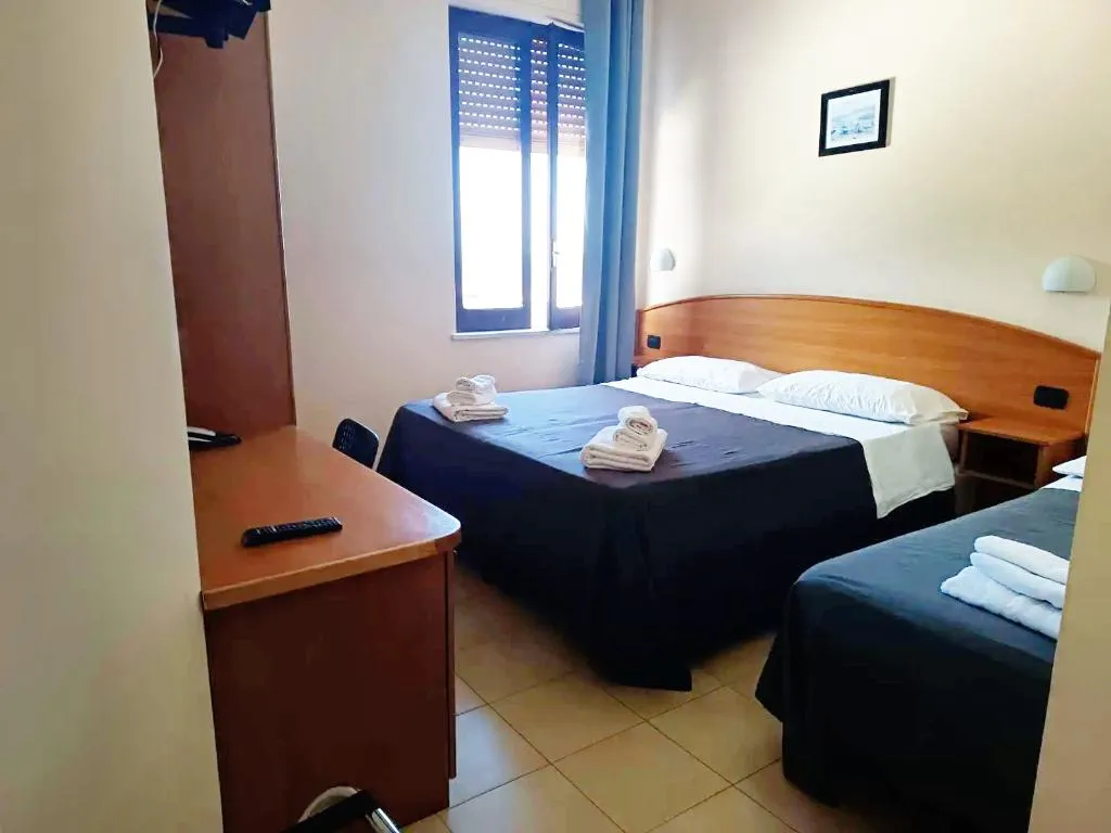 TRIPLE STANDARD Room, Hydra Club Hotel Village, Naples
