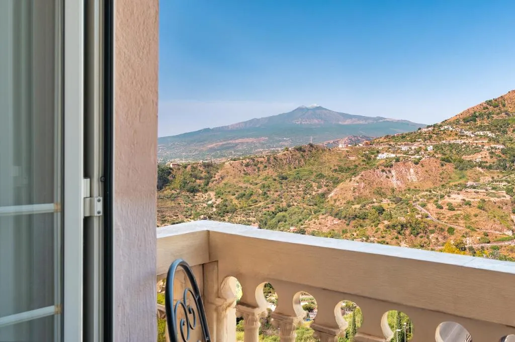 DOUBLE SINGLE USE DELUXE WITH BALCONY Room, Excelsior Palace, Taormina