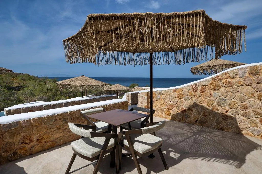 TRIPLE EXECUTIVE Room, Aelia Thalassa, Santorini