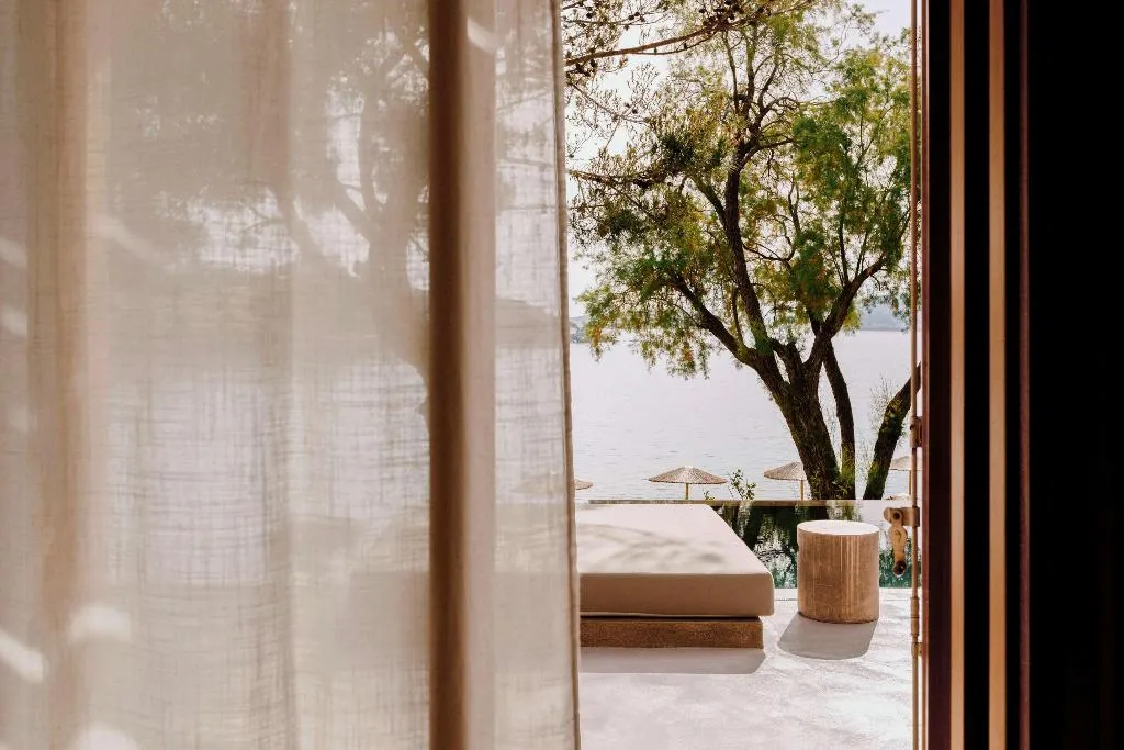 Room, Minos Beach Art Hotel, a Member of Design Hotels, Crete