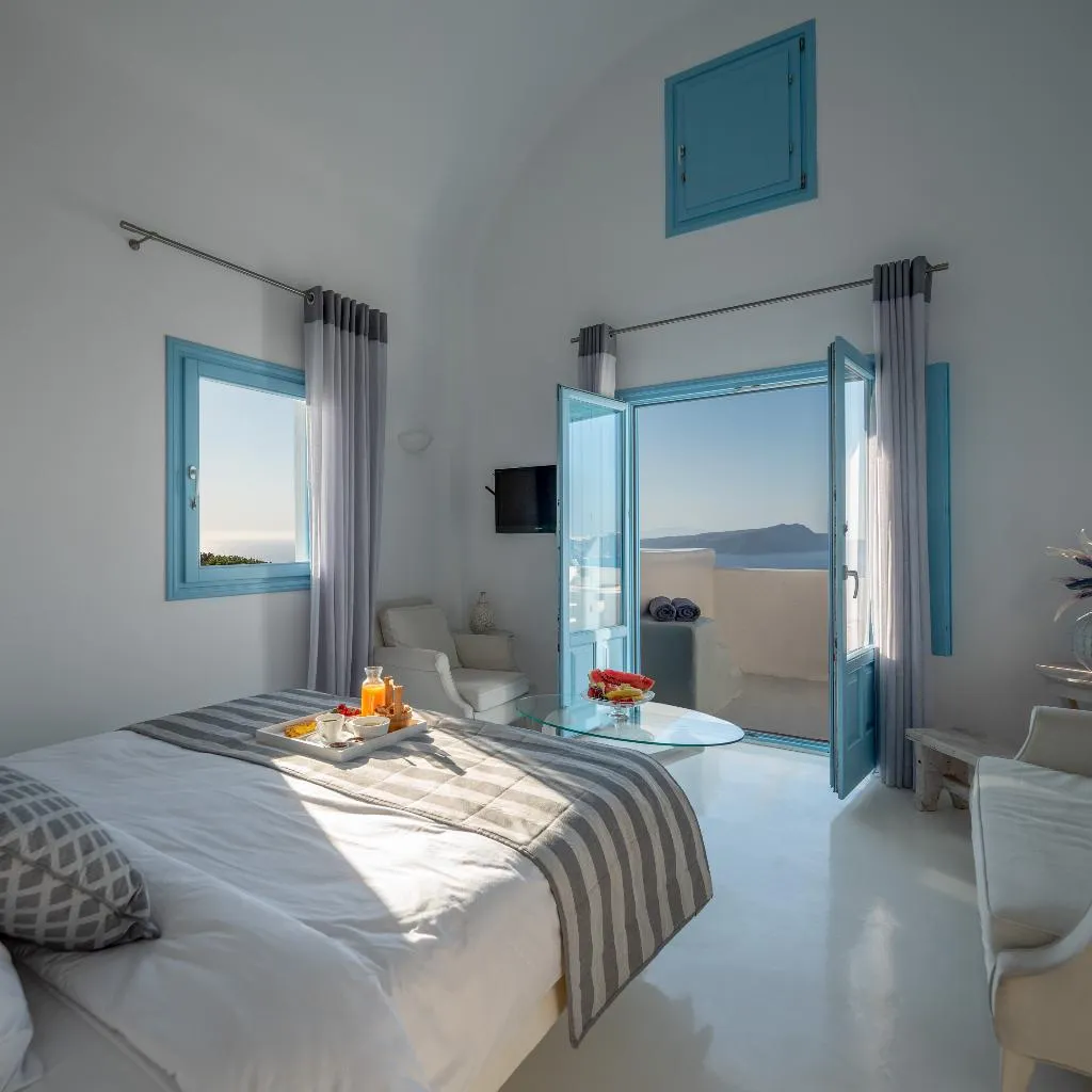 SUITE WITH JACUZZI Room, Kalestesia Suites, Santorini
