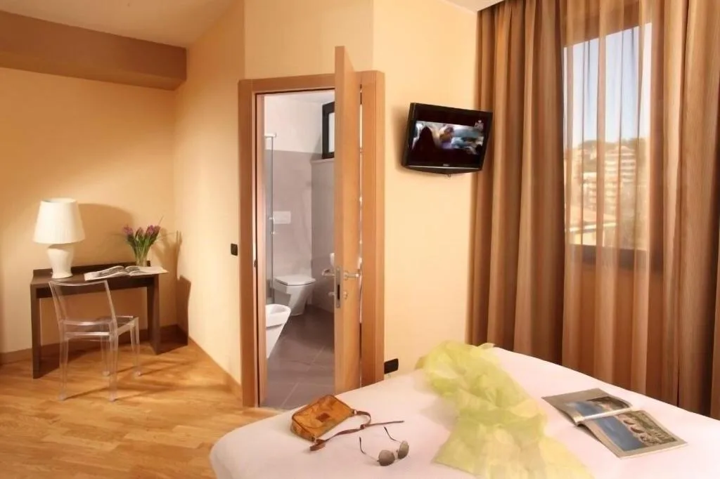 Double or Twin SUPERIOR ONE BEDROOM Room, Villa Mercede, Rome