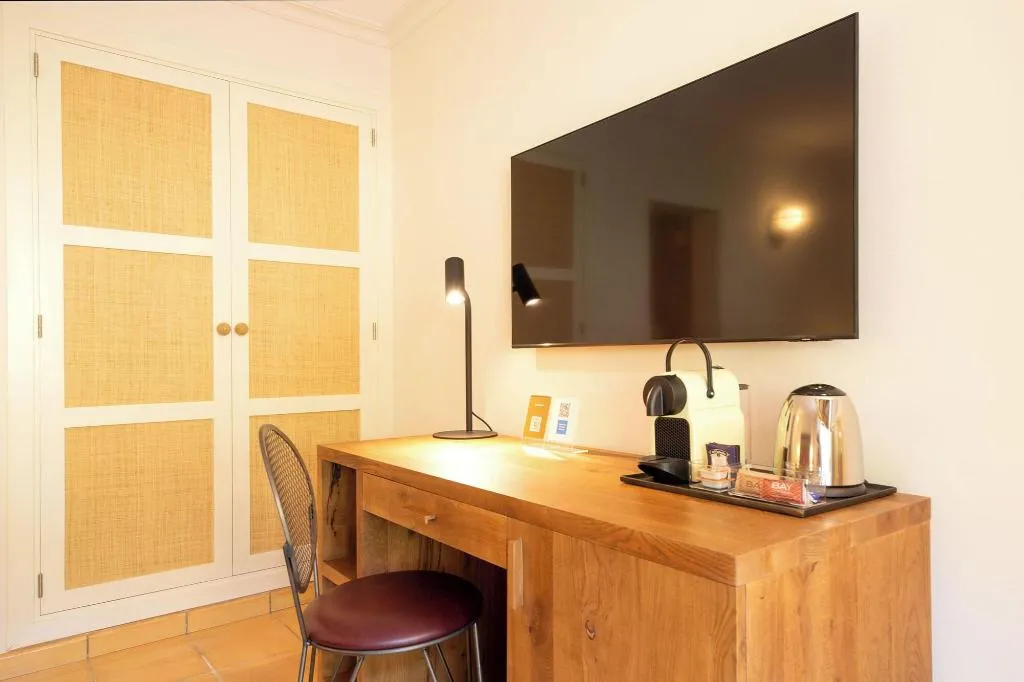 Room, D'Es Puig, Majorca