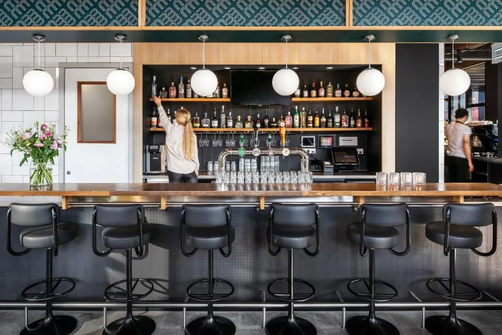 Bar, The Social Hub Groningen, Amsterdam
