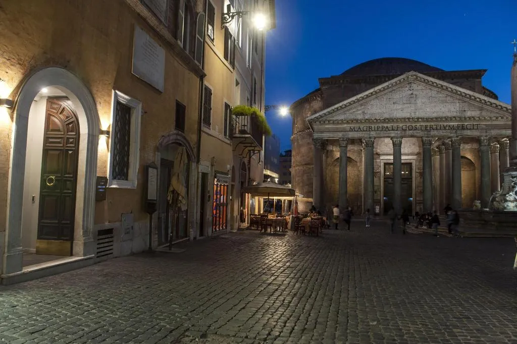 General view, Antico Albergo del Sole al Pantheon, Rome